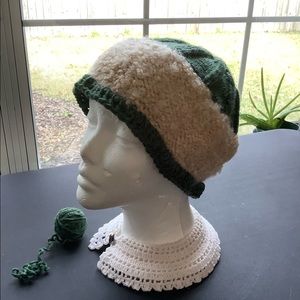Hand knit woman’s cloche hat